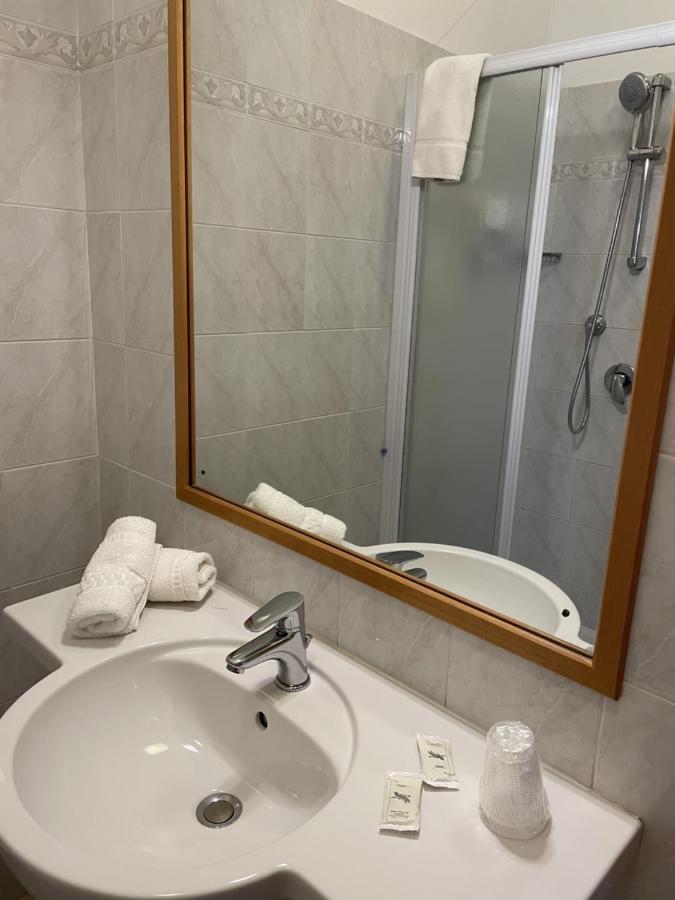 Hotel Petrarca Boara Pisani Bagian luar foto